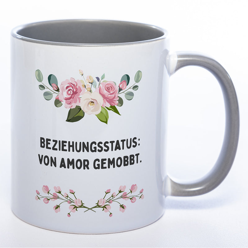 Blümchen-Tasse mit Spruch "Beziehungsstatus: von Amor gemobbt." - Lustige Kaffeetasse spülmaschinenfest