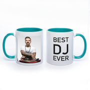 Tasse Innen und Henkel petrol mit Foto link und Text "Best DJ ever" rechts