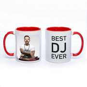 Tasse Innen und Henkel rot mit Foto link und Text "Best DJ ever" rechts